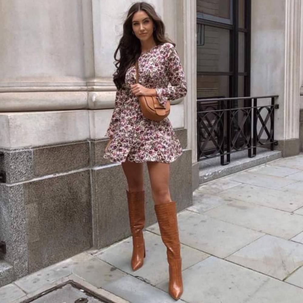 🤍 ZARA Satin Effect Button Detail Floral Print Dress